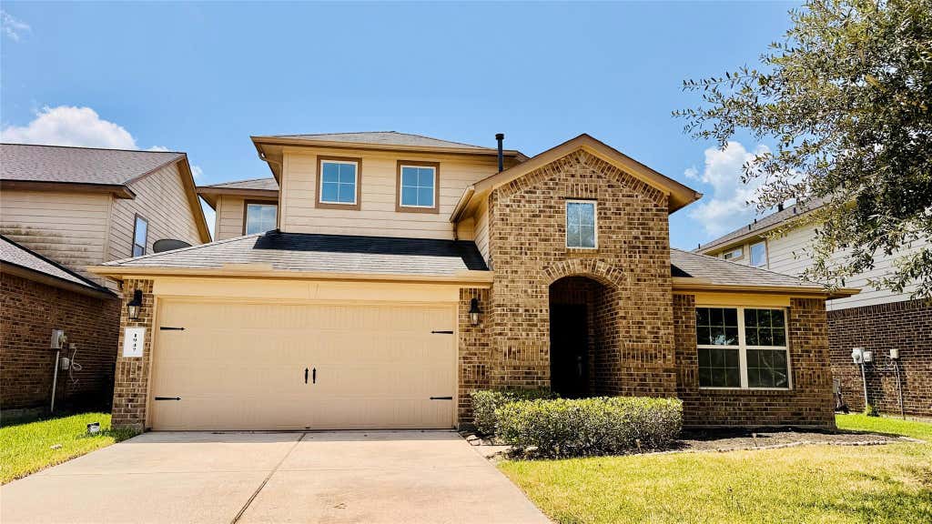 Photo of 1947 Seville Mnr Manor, Fresno, TX 77545 (MLS # 37914639)