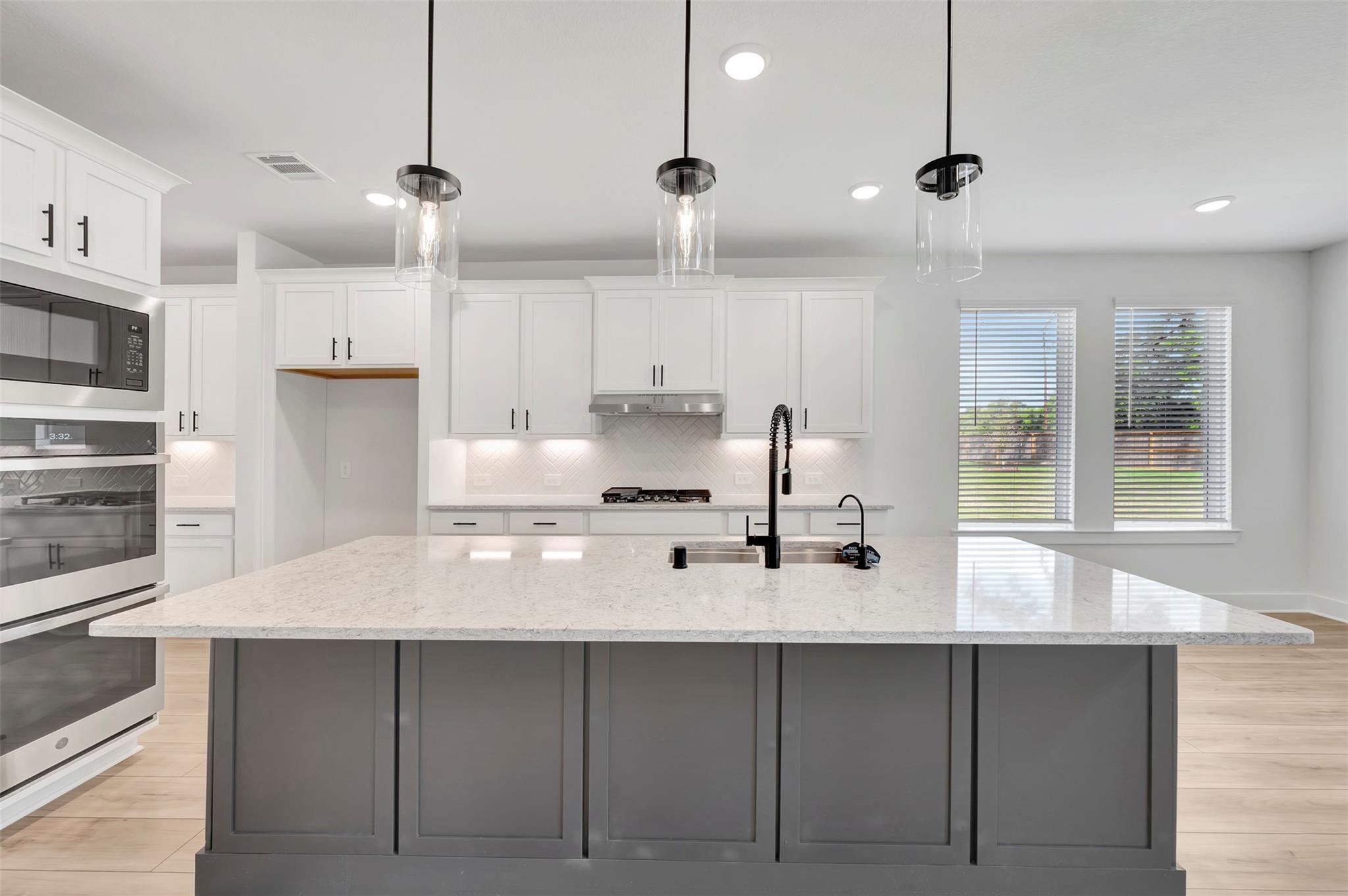 21918 Hibiscus Hedge Trail