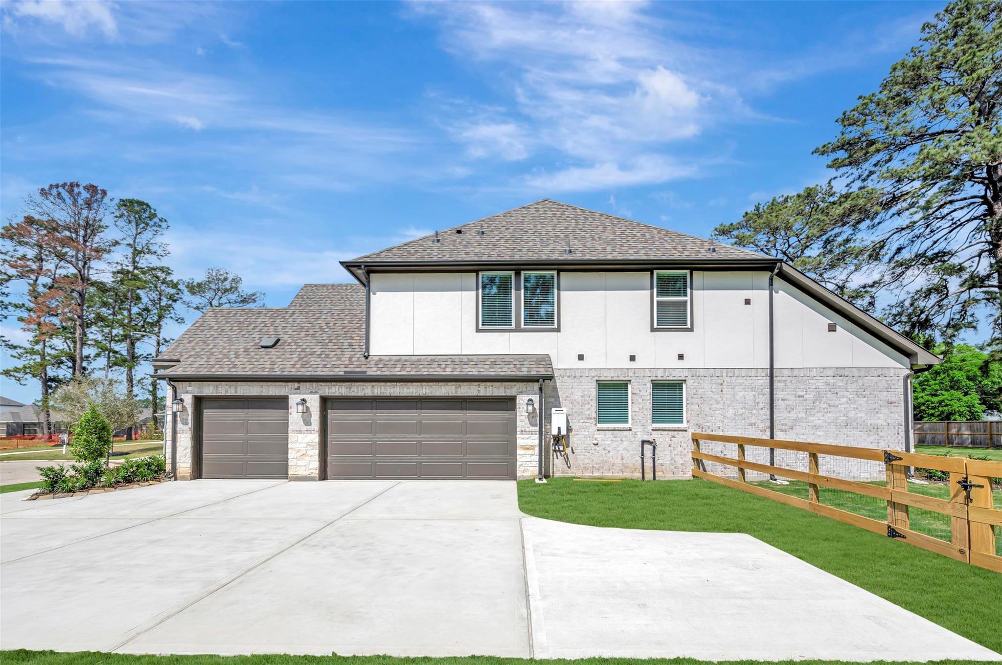 21918 Hibiscus Hedge Trail