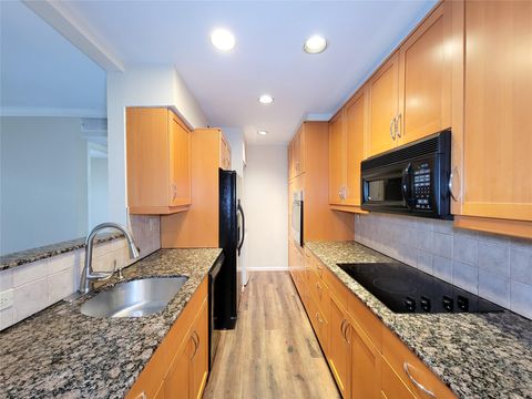 Tiny photo for 1601 S Shepherd Drive #225, Houston, TX 77019 (MLS # 54699056)