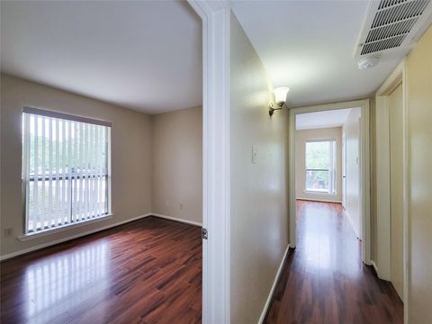 Tiny photo for 1601 S Shepherd Drive #225, Houston, TX 77019 (MLS # 54699056)