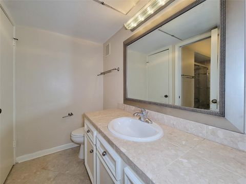 Tiny photo for 1601 S Shepherd Drive #225, Houston, TX 77019 (MLS # 54699056)