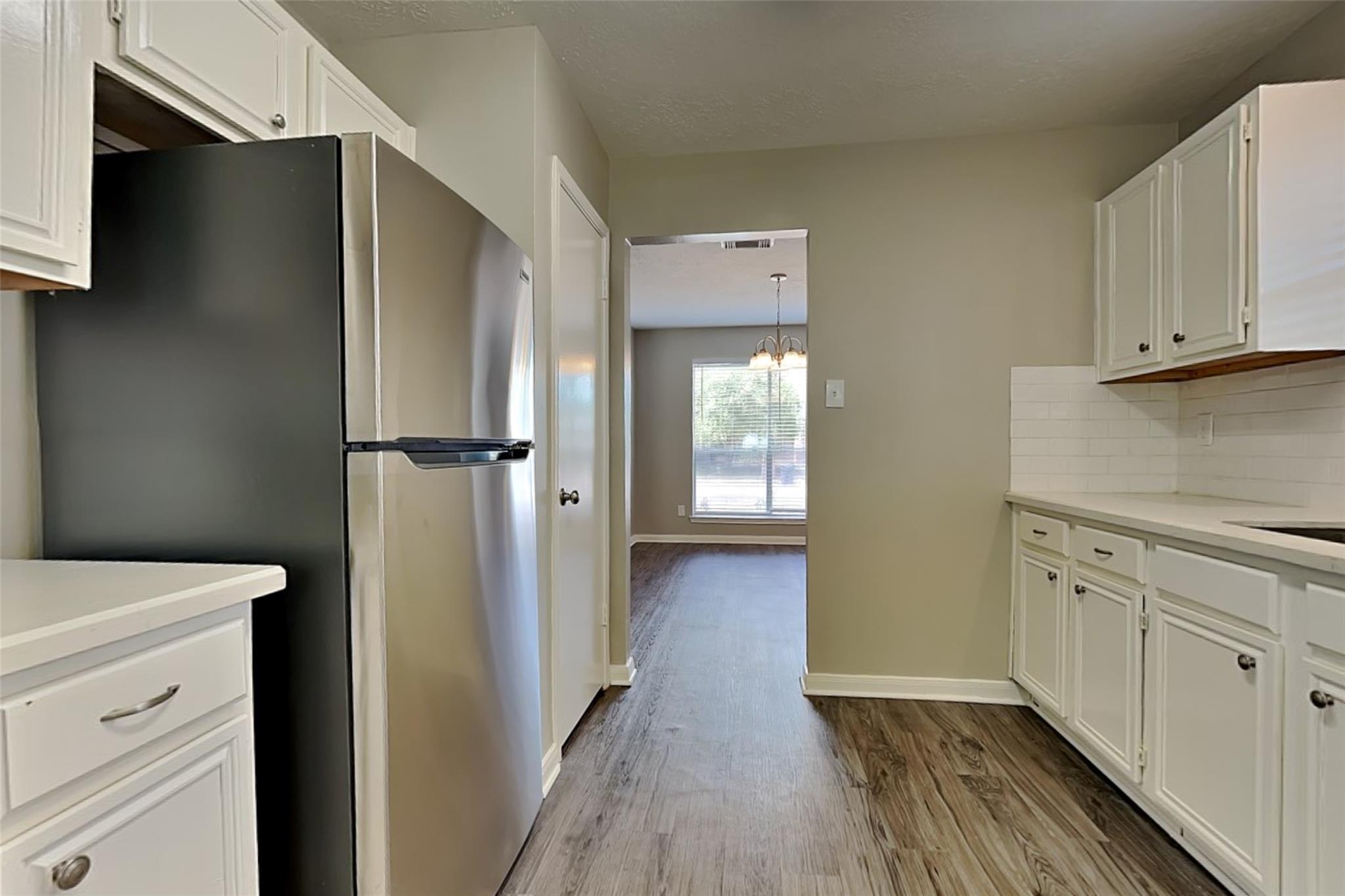 29122 Waltham Street