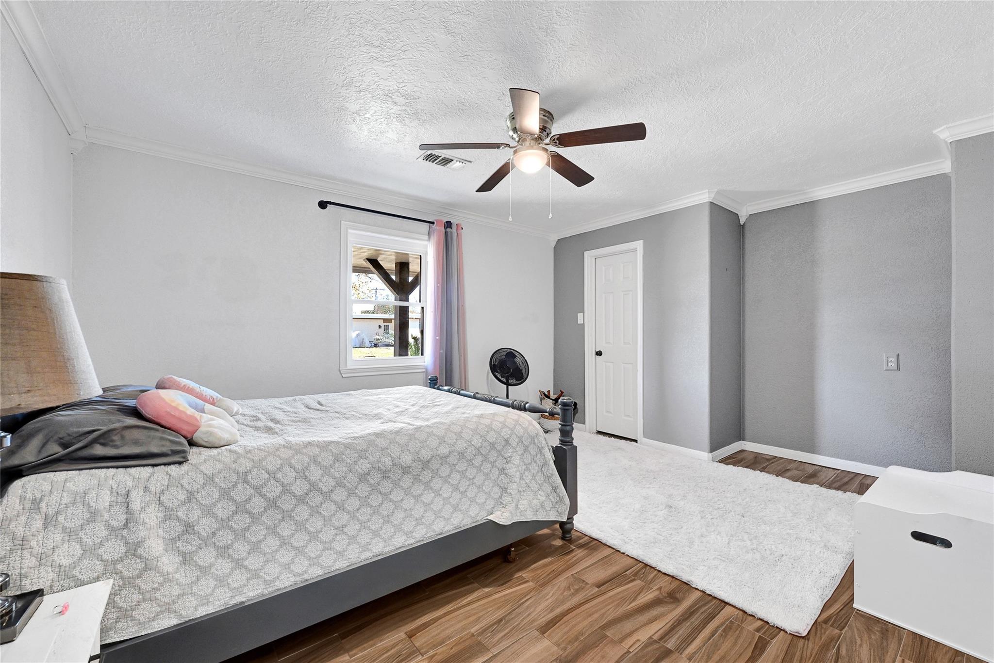 4902 Green Willow Lane