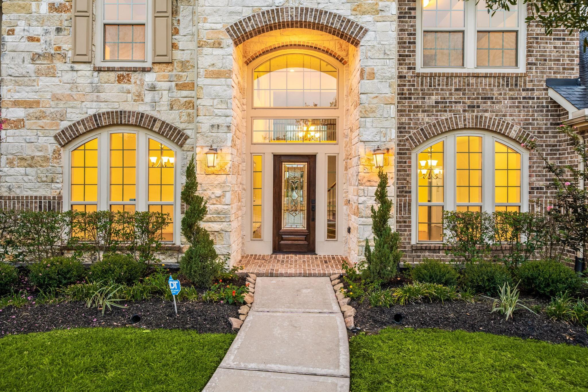 2710 Carlson Manor Drive