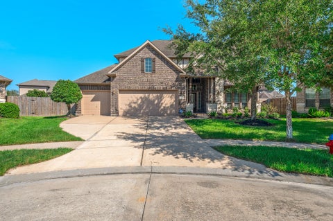 Homes For Sale - 4725 Serrano Drive<br/> League City, TX 77573