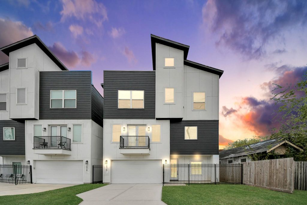 Photo of 2920 Nance Street, Houston, TX 77020 (MLS # 84247257)