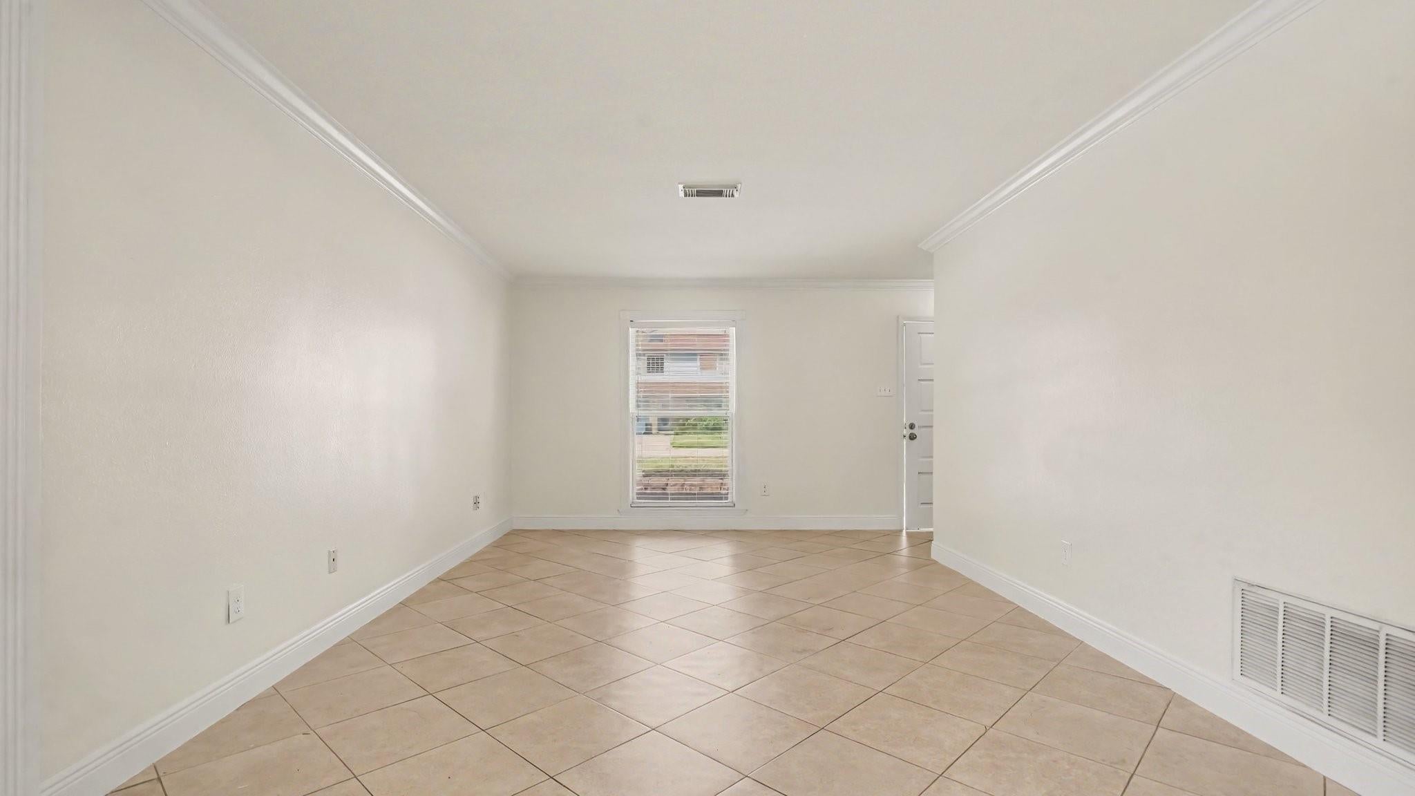 1825 Dolphin Drive