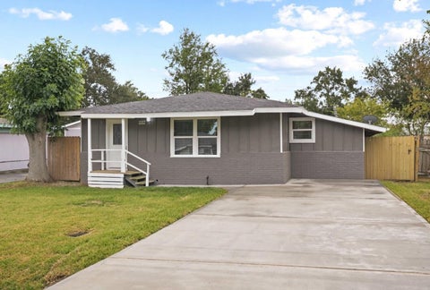 Photo of 2317 19th Avenue N, Texas City, TX 77590 (MLS # 89121791)
