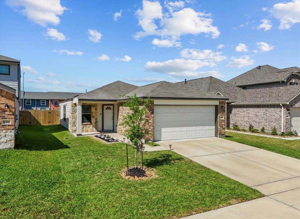 Photo of 5339 Cj Walker Lane, Houston, TX 77048 (MLS # 21193737)