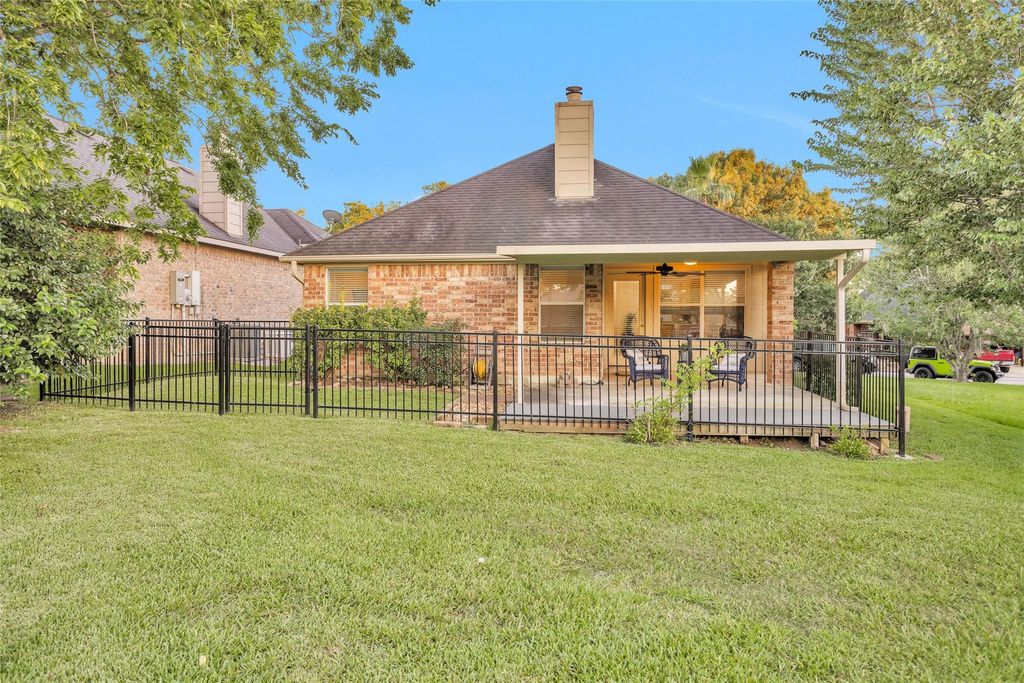 Photo of 103 Cove W, Montgomery, TX 77356 (MLS # 5206858)