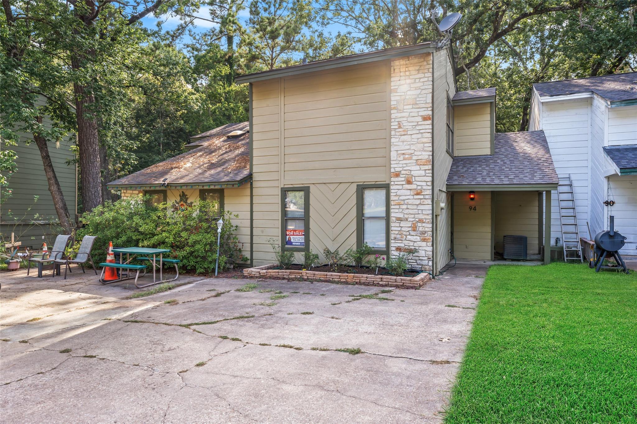 94 Villa Way