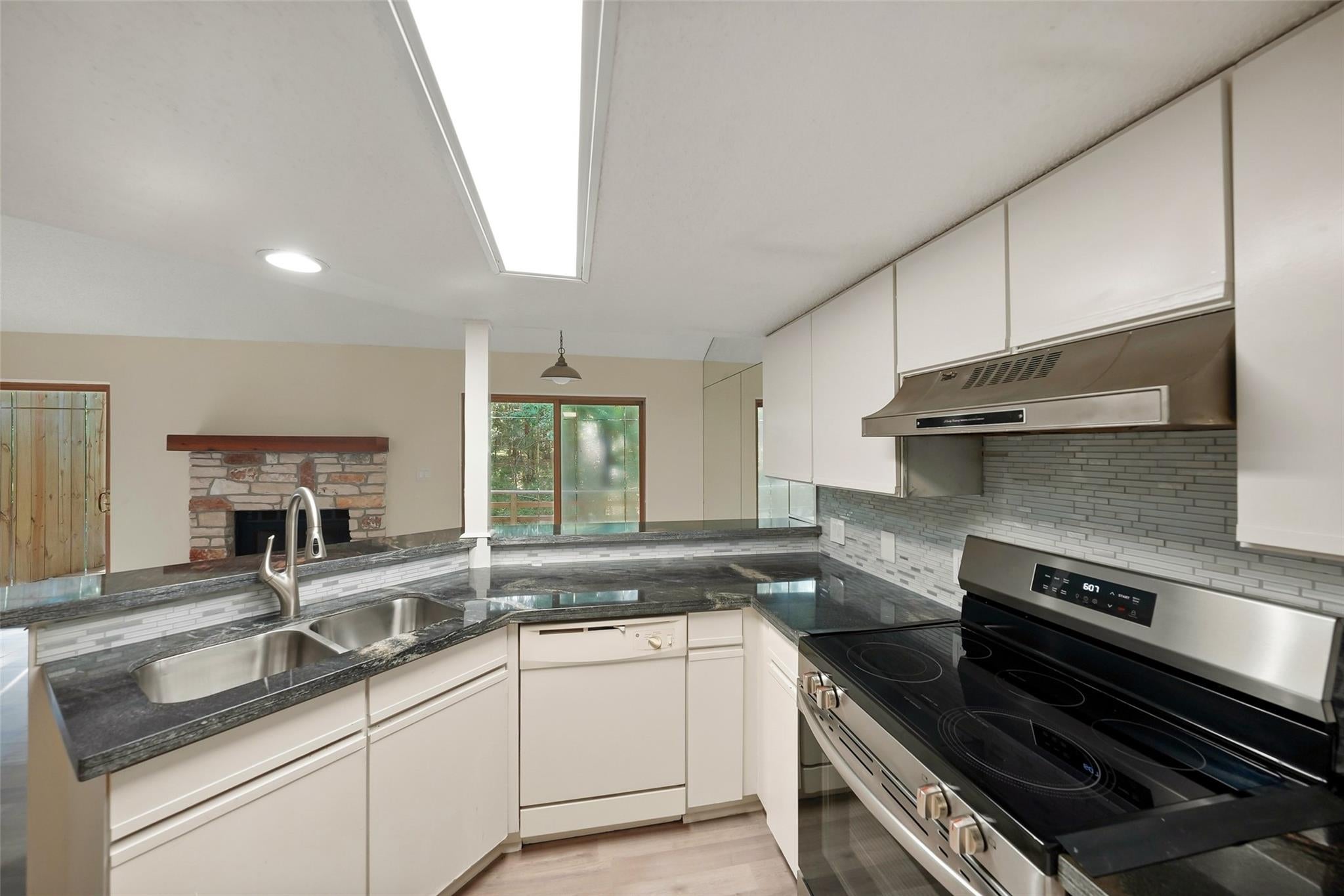 94 Villa Way
