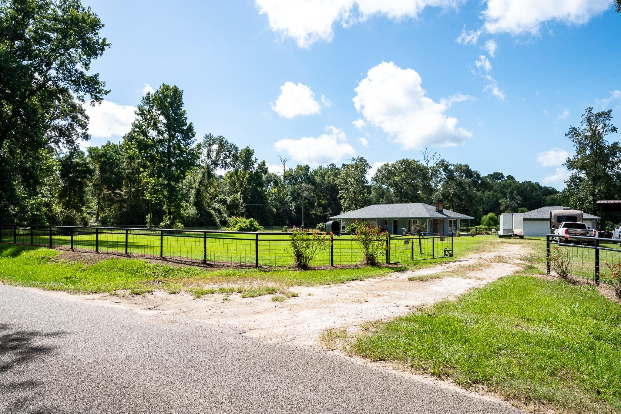 1899 County Road 301 S