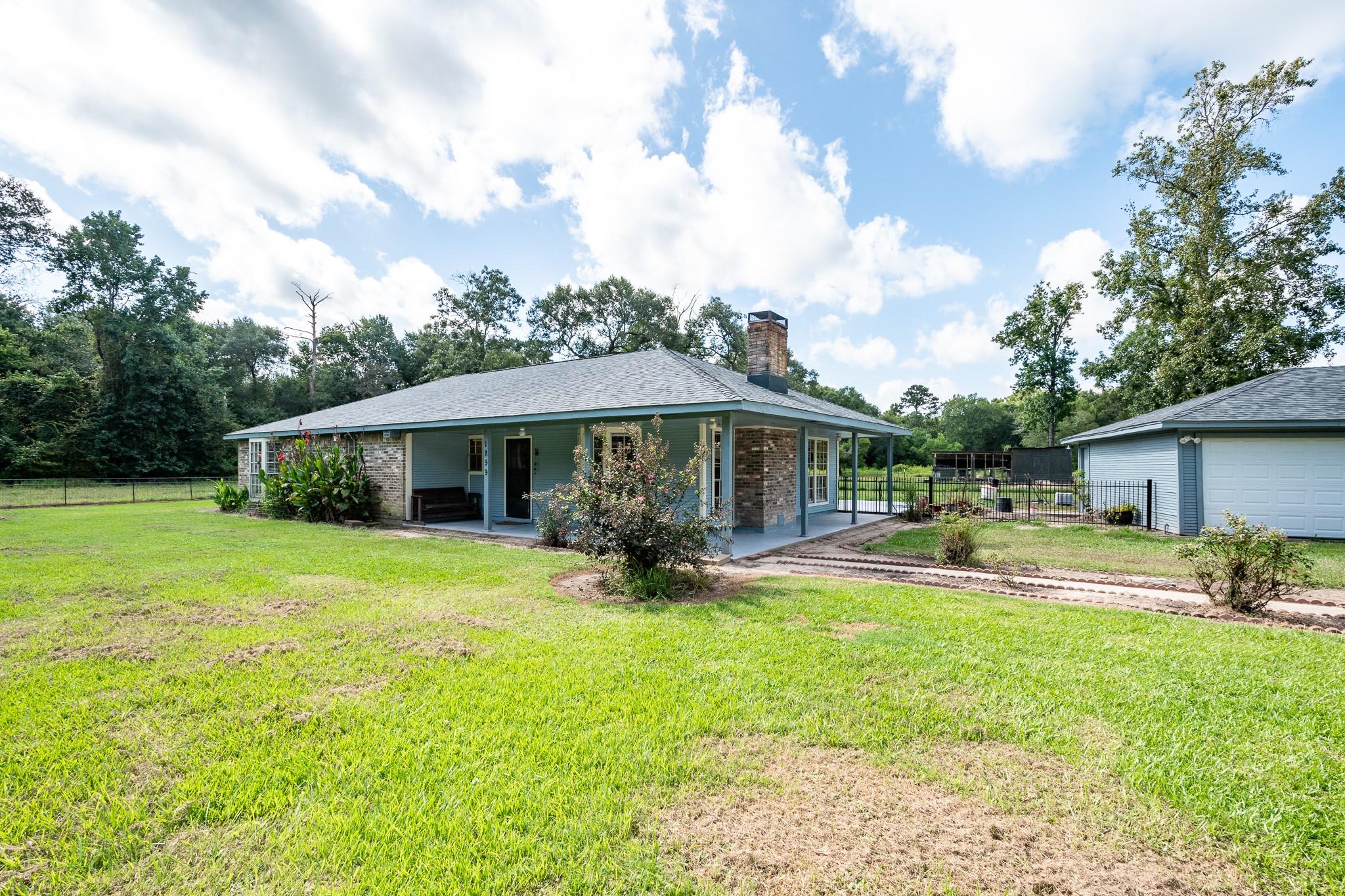 1899 County Road 301 S