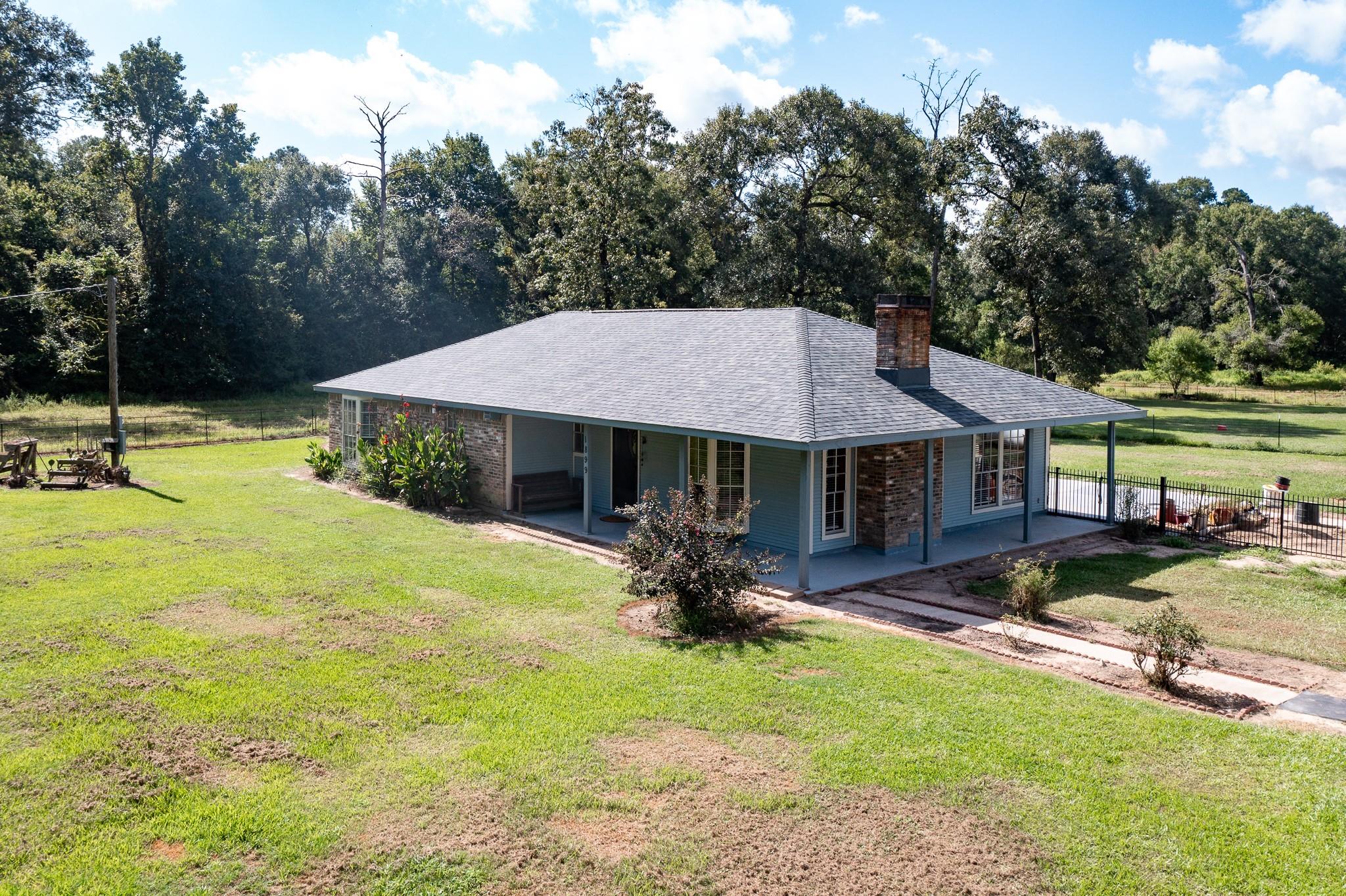 1899 County Road 301 S
