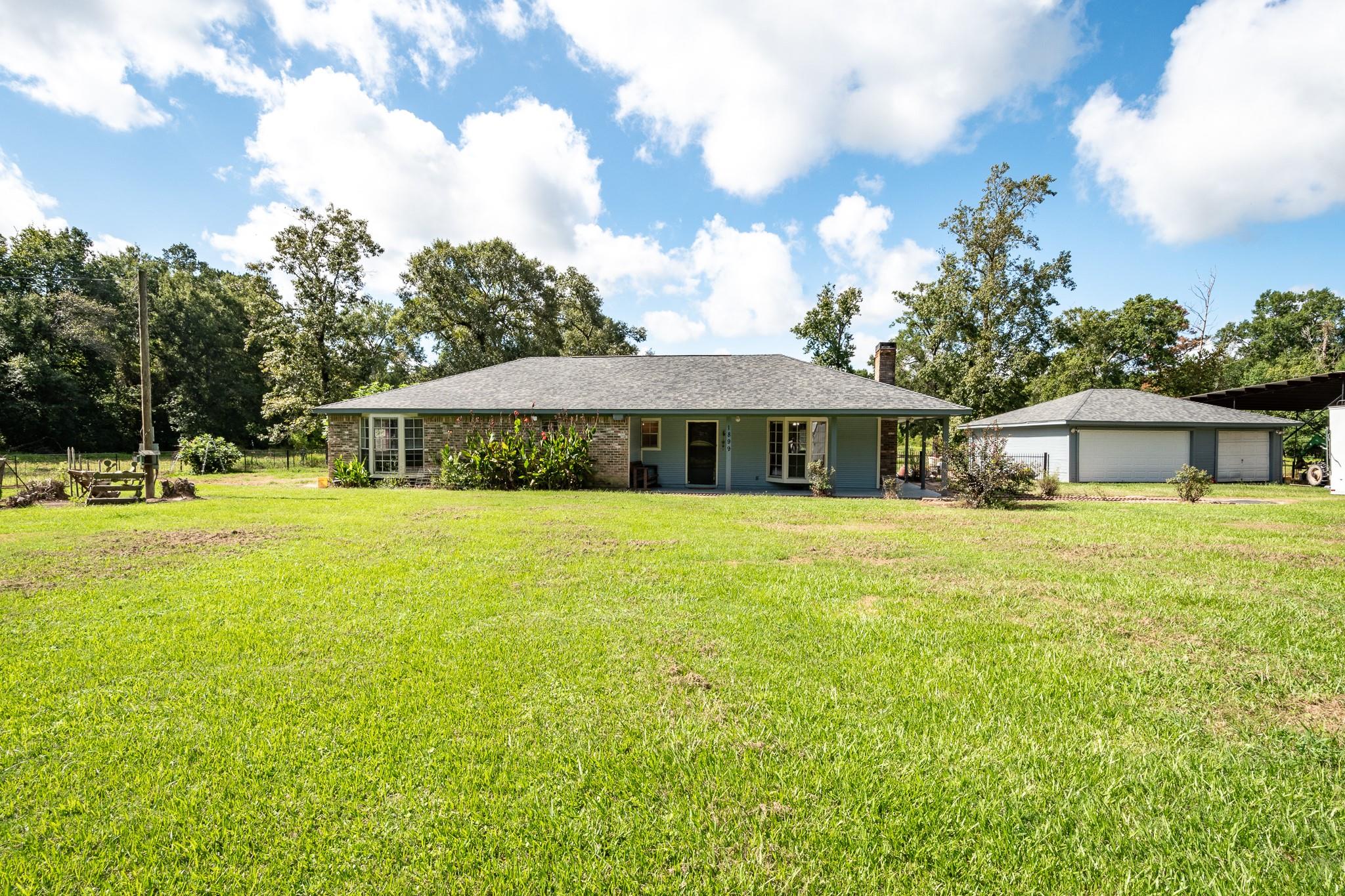1899 County Road 301 S