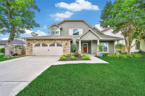 Photo of 1642 Richelieu Lane, Houston, TX 77018 (MLS # 67644277)