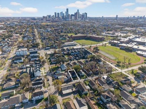 1222 Genova Street Houston TX 77009