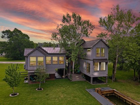 Photo of 10 Wild Iris Court, Huntsville, TX 77340 (MLS # 33982536)