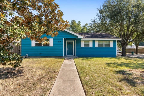 Photo of 1215 Glenmore Drive, Pasadena, TX 77503 (MLS # 52775627)