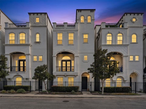 Photo of 2711 Kennedy Street, Houston, TX 77003 (MLS # 69093257)