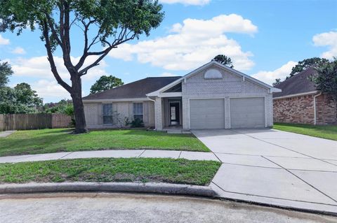 Photo of 11907 Duran Canyon Lane, Houston, TX 77067 (MLS # 17471130)