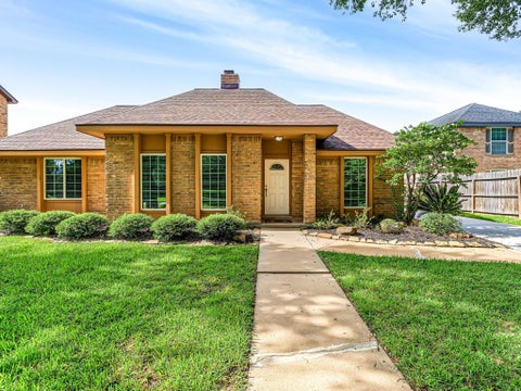 Photo of 2519 Williams Grant Street, Sugar Land, TX 77479 (MLS # 31421798)