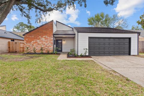 Photo of 15818 Dunmoor, Houston, TX 77059 (MLS # 9785462)