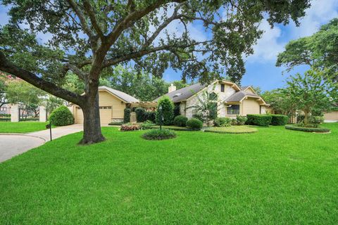 Photo of 1023 Oyster Bay Drive, Sugar Land, TX 77478 (MLS # 84242019)