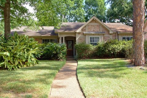 Photo of 13822 Saint Marys Lane, Houston, TX 77079 (MLS # 10058178)