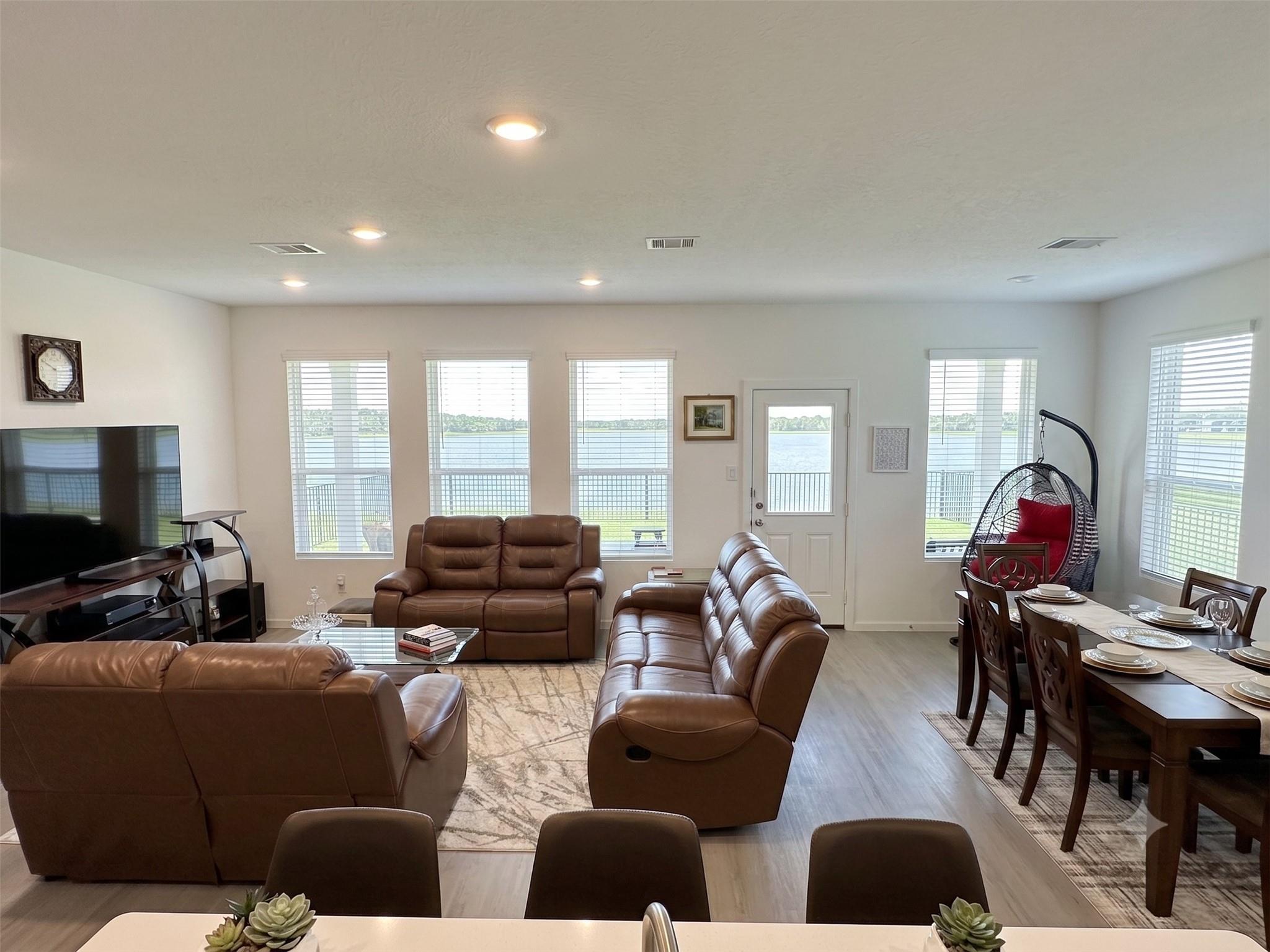 2605 Lago Costa Drive