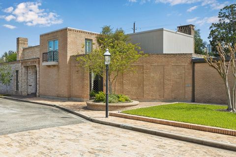 Photo of 5000 Longmont Drive #14, Houston, TX 77056 (MLS # 30109421)