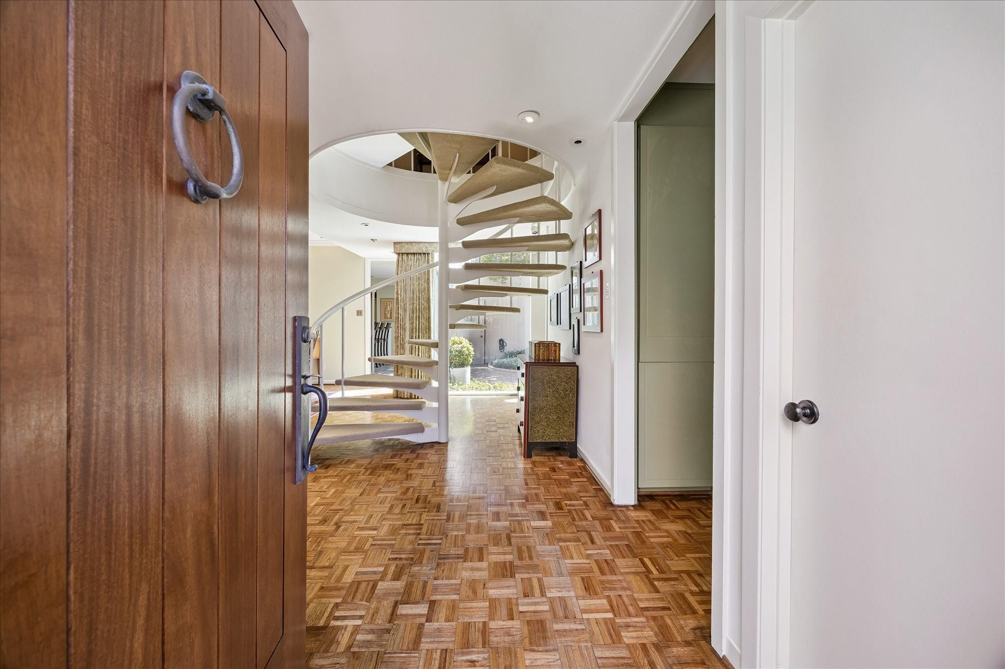 5000 Longmont Drive 14