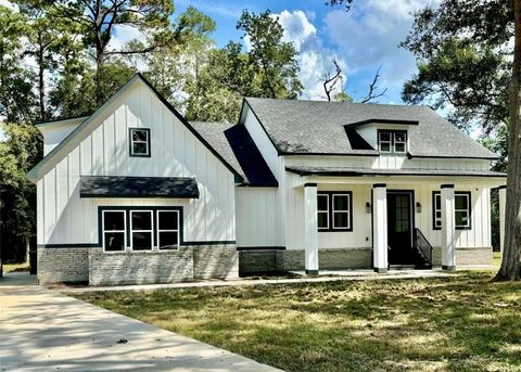 Photo of 16 River Plantation Drive, Conroe, TX 77302 (MLS # 47280542)