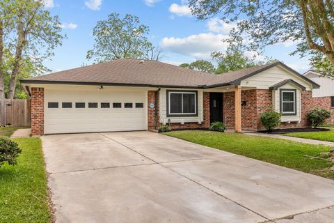 Photo of 15723 Sea Liner Drive, Houston, TX 77062 (MLS # 37338645)