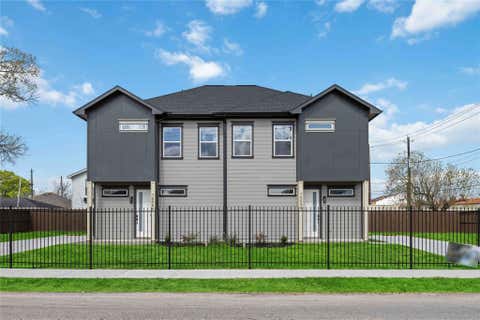 Multifamily For Sale - 7646 Calhoun Road #A/B<br/> Houston, TX 77033