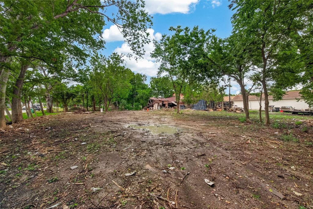 Photo of 2111 Jensen Drive, Houston, TX 77026 (MLS # 75849785)