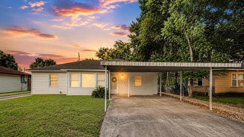 Photo of 2016 Vince Street, Pasadena, TX 77502 (MLS # 32429254)