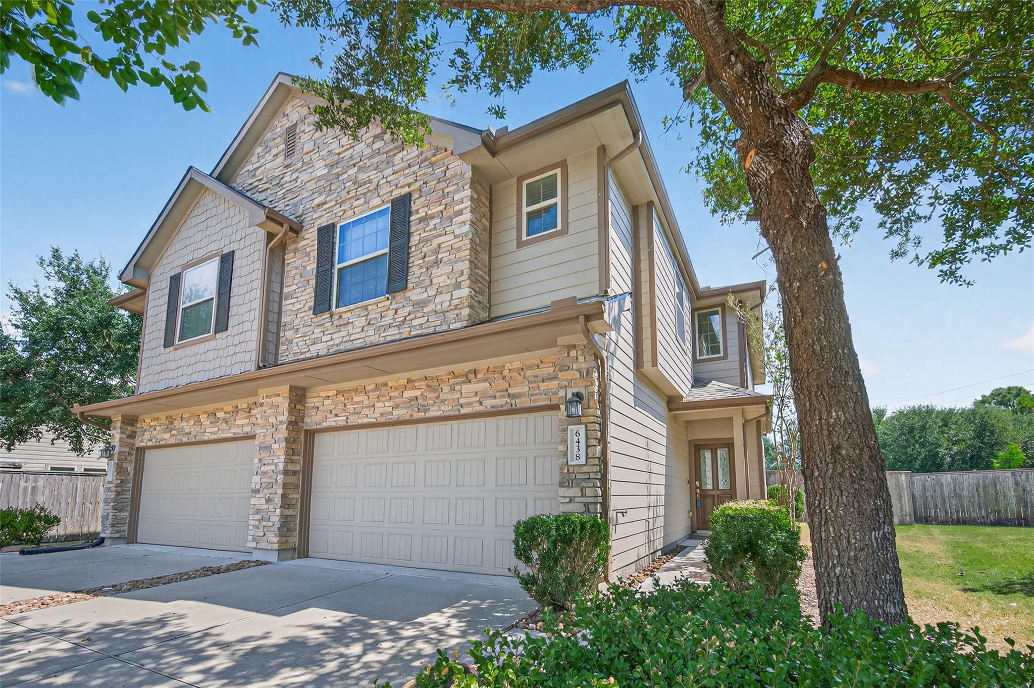 6438 Haywards Crossing South Circle