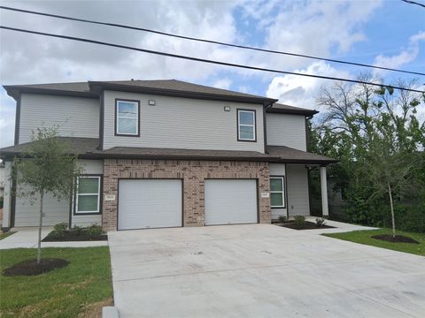 Photo of 790 Fair Street #A, Houston, TX 77088 (MLS # 83333833)
