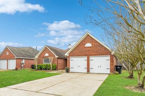 Photo of 3210 Deer Trail Drive, Alvin, TX 77511 (MLS # 55426670)