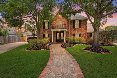 Photo of 607 Timber Circle, Houston, TX 77079 (MLS # 43513589)
