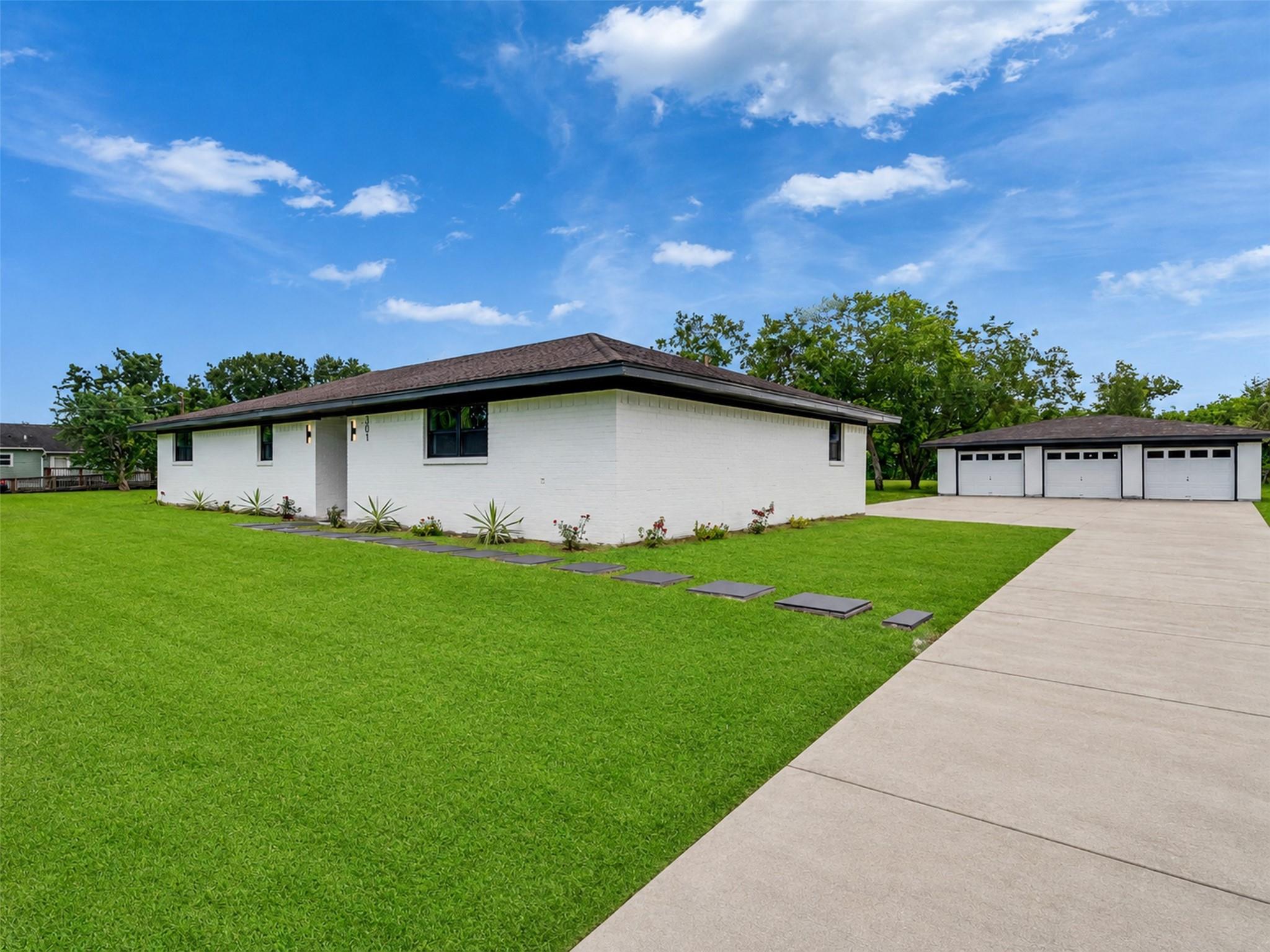 301 N Pecan Drive