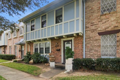 Photo of 2266 Triway Lane #120, Houston, TX 77043 (MLS # 25501099)