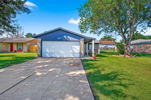 Photo of 229 Austin Street, Angleton, TX 77515 (MLS # 53528175)