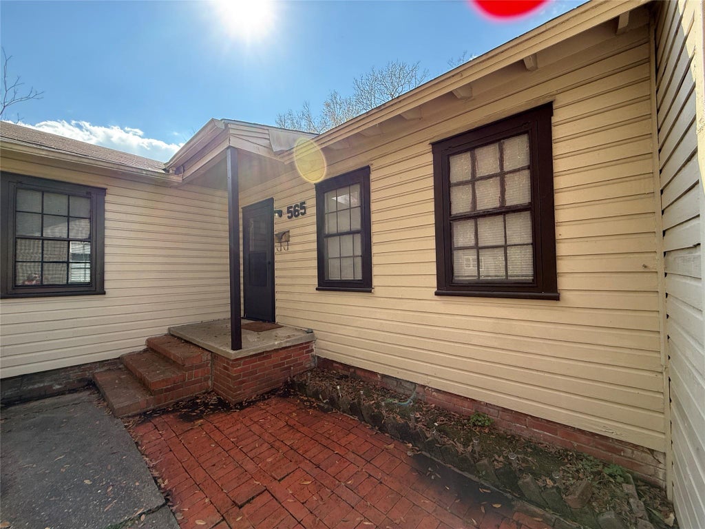 Photo of 565 24th Street ST, Beaumont, TX 77707 (MLS # 10792185)
