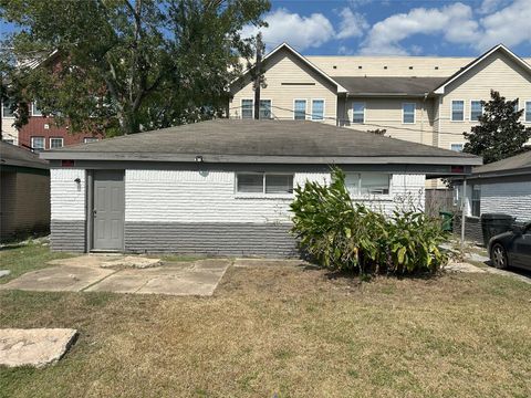 Photo of 3829 Mount Pleasant St, Houston, TX 77021 (MLS # 60544585) Photo of 3829 Mount Pleasant St, Houston, TX 77021 (MLS # 60544585)