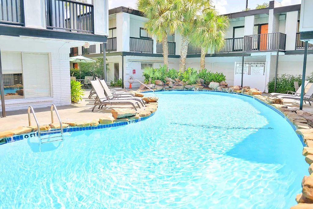 Photo of 219 Marshall Street #237, Houston, TX 77006 (MLS # 83772246)