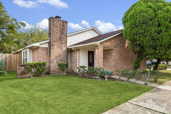 Photo 1 of 12 — 11006 Kirkwell Drive, Houston, TX 77089